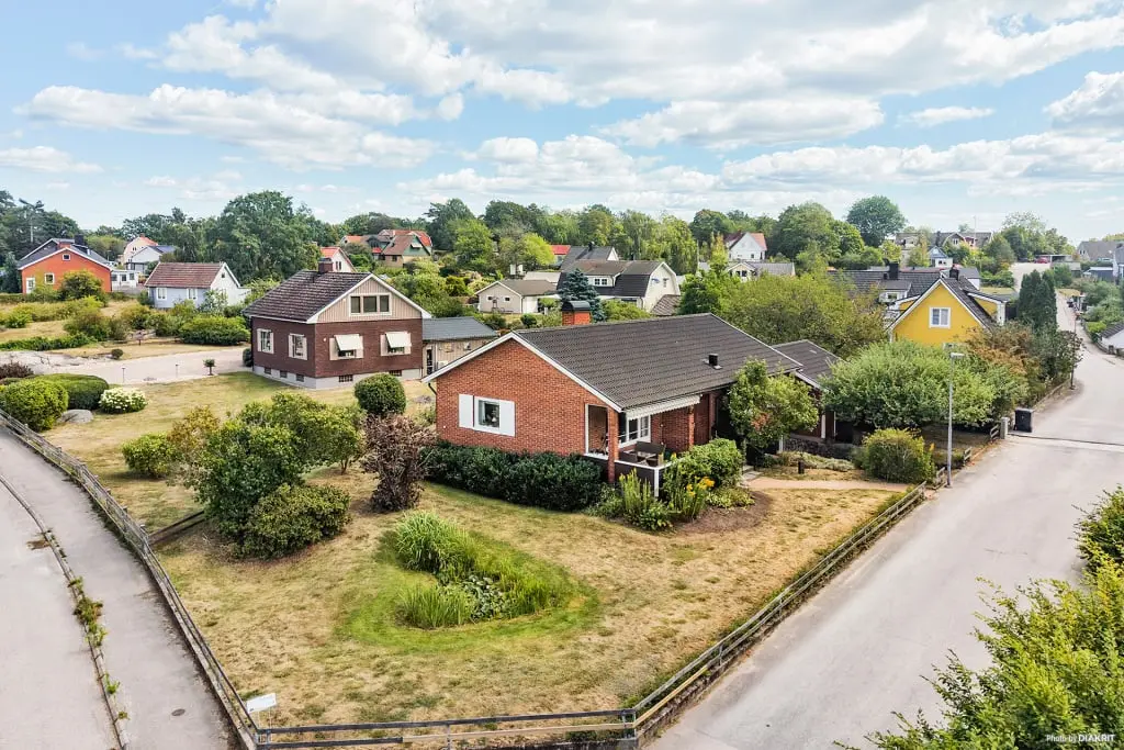 Villa, Domarevägen 1, Blekinge. Bild 1 av 20
