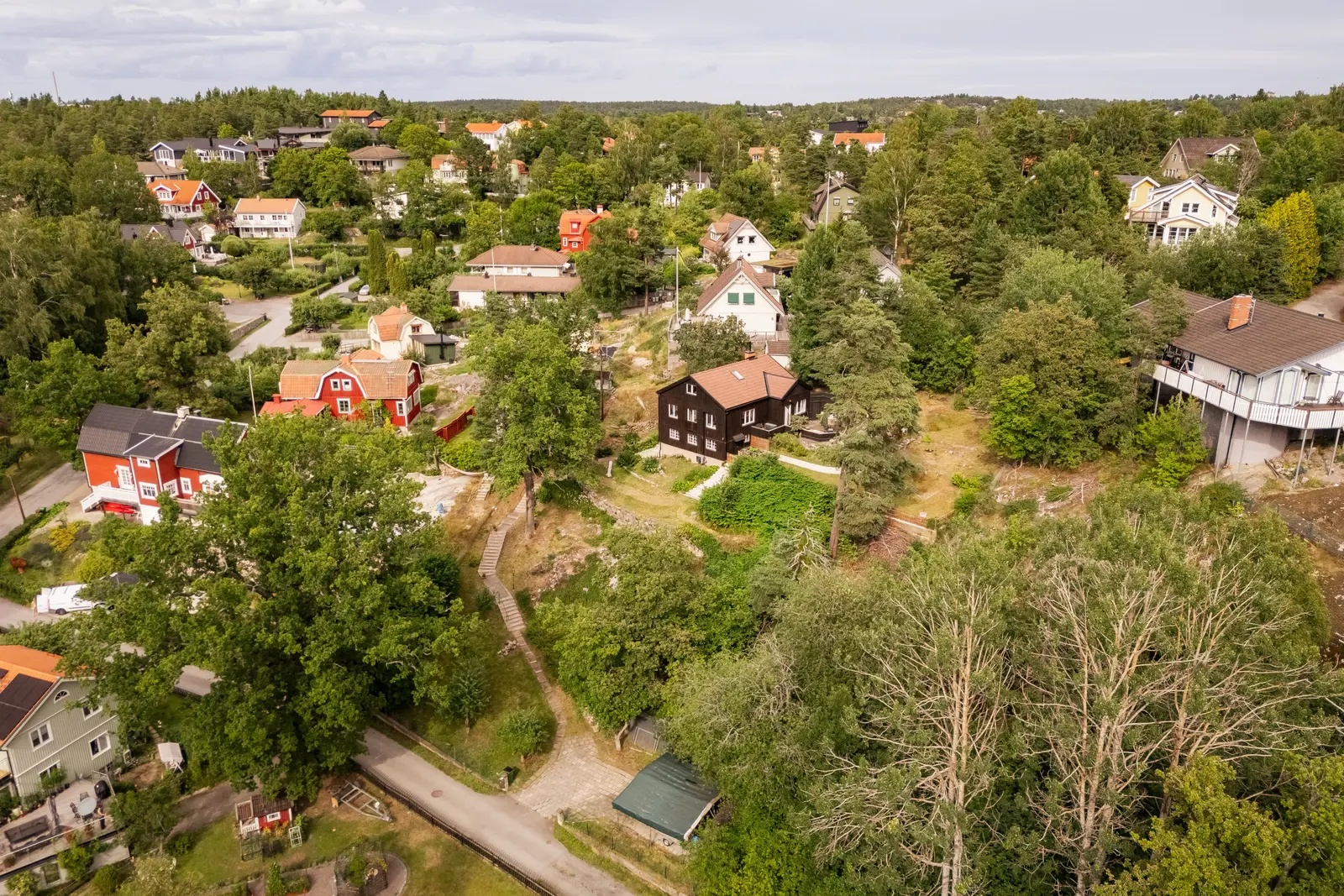 Image 1 of 18 of Hugins väg 2