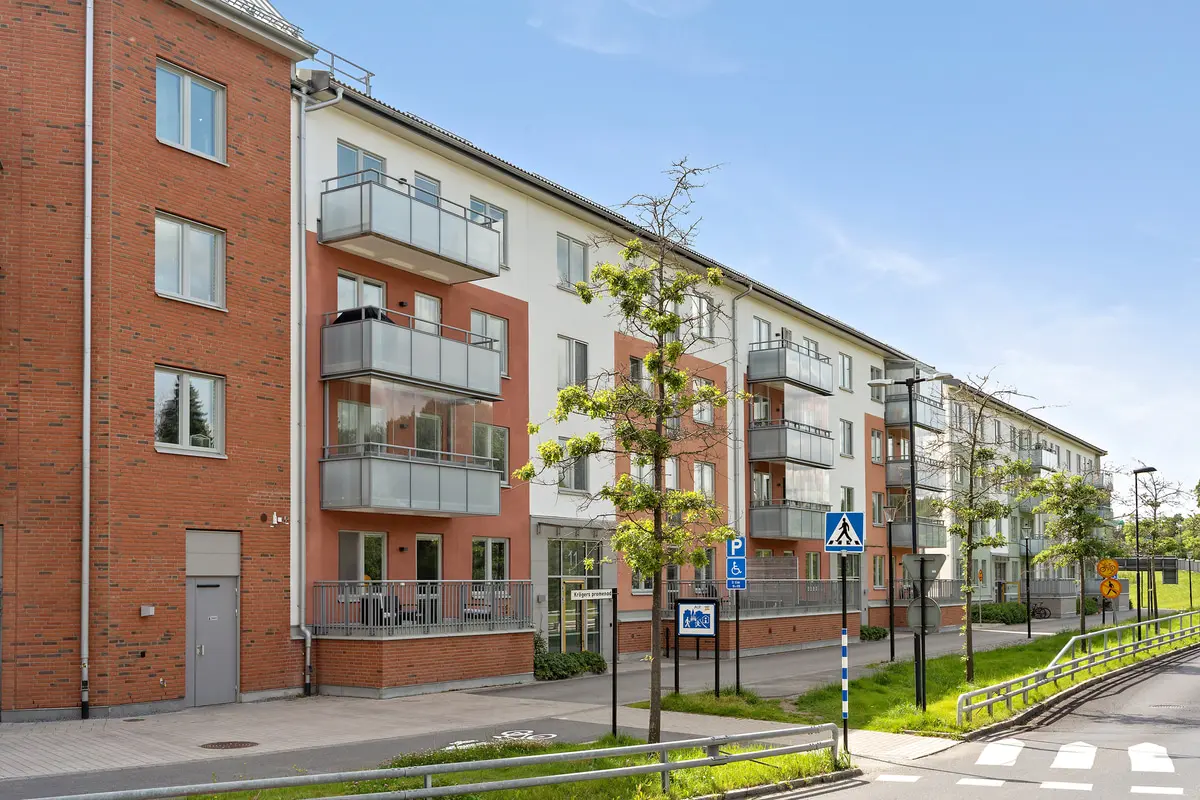 Apartment, Krögers Promenad 11, Sollentuna. Photo 1 of 18