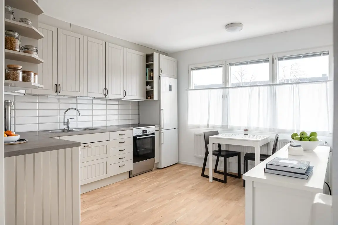 Lägenhet, Ljuskärrsvägen 86, Nacka. Bild 1 av 3