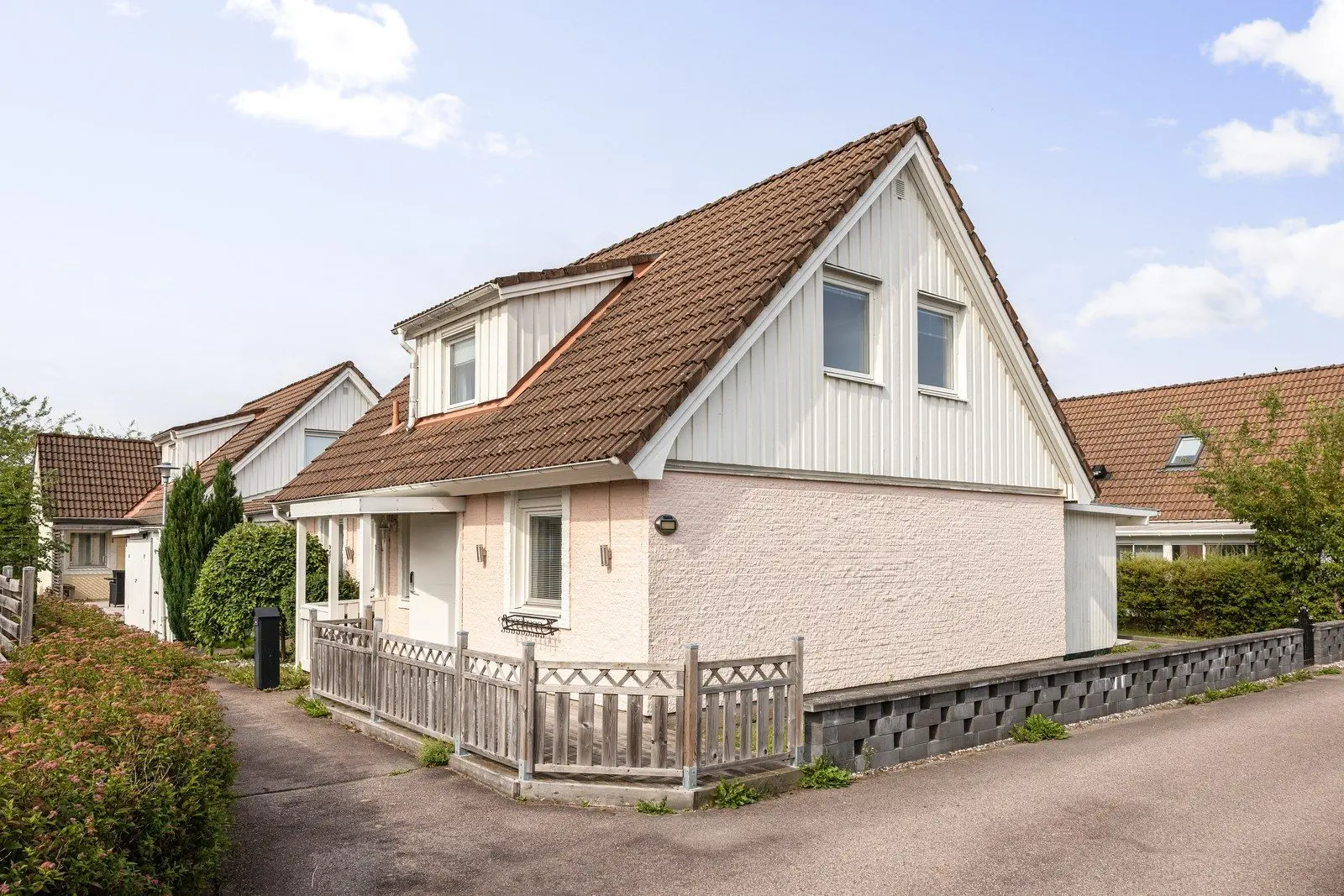 Image 1 of 20 of Mörtvägen 37