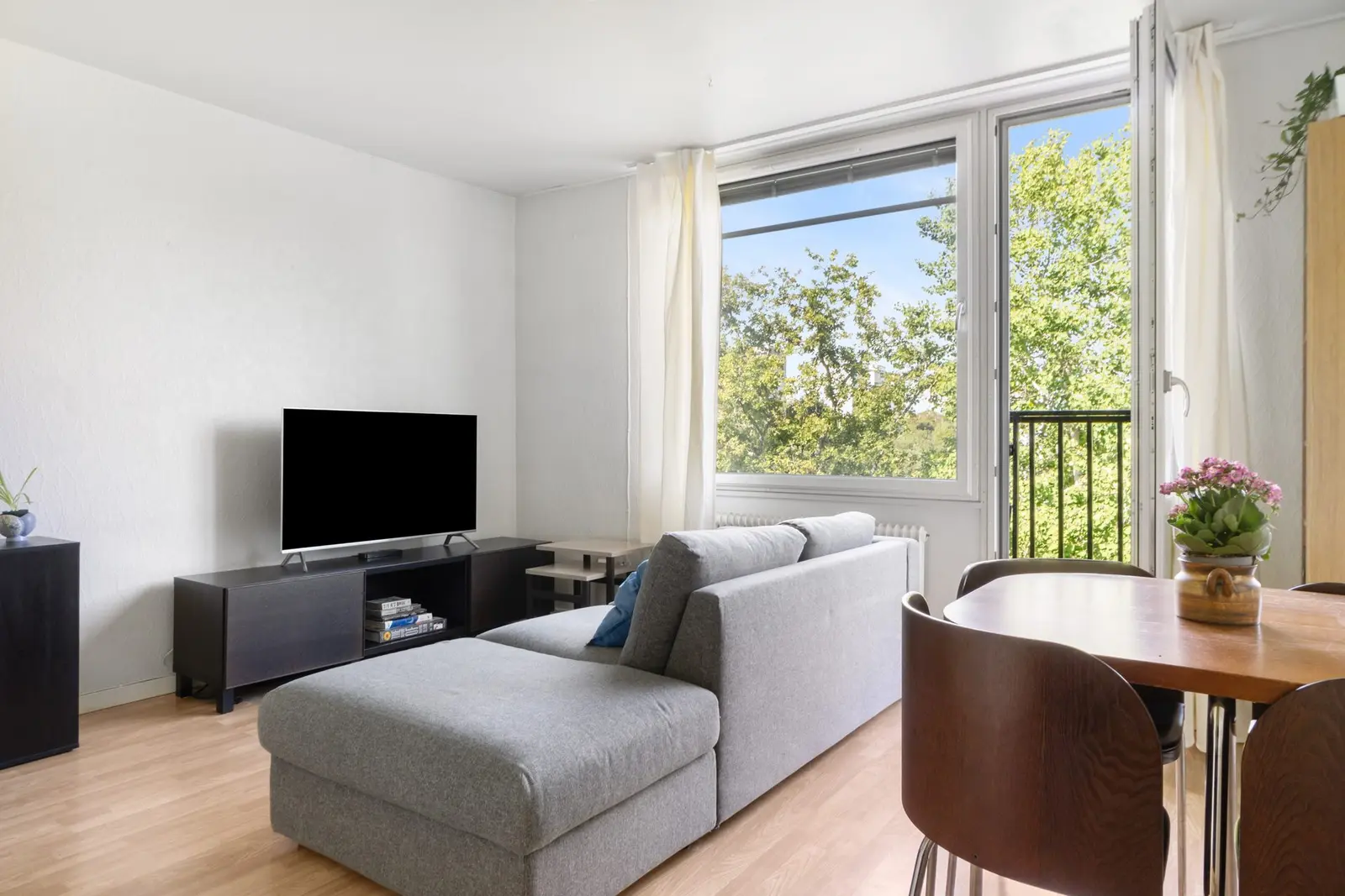 Apartment, Olshammarsgatan 77, Stockholm. Photo 1 of 13