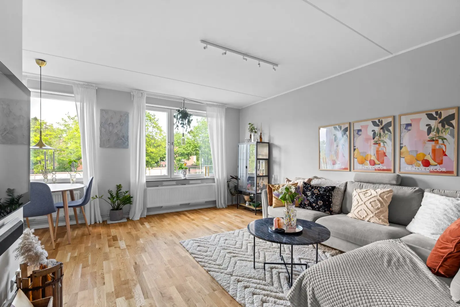 Bild 1 av 20 på Barrskogsvägen 7