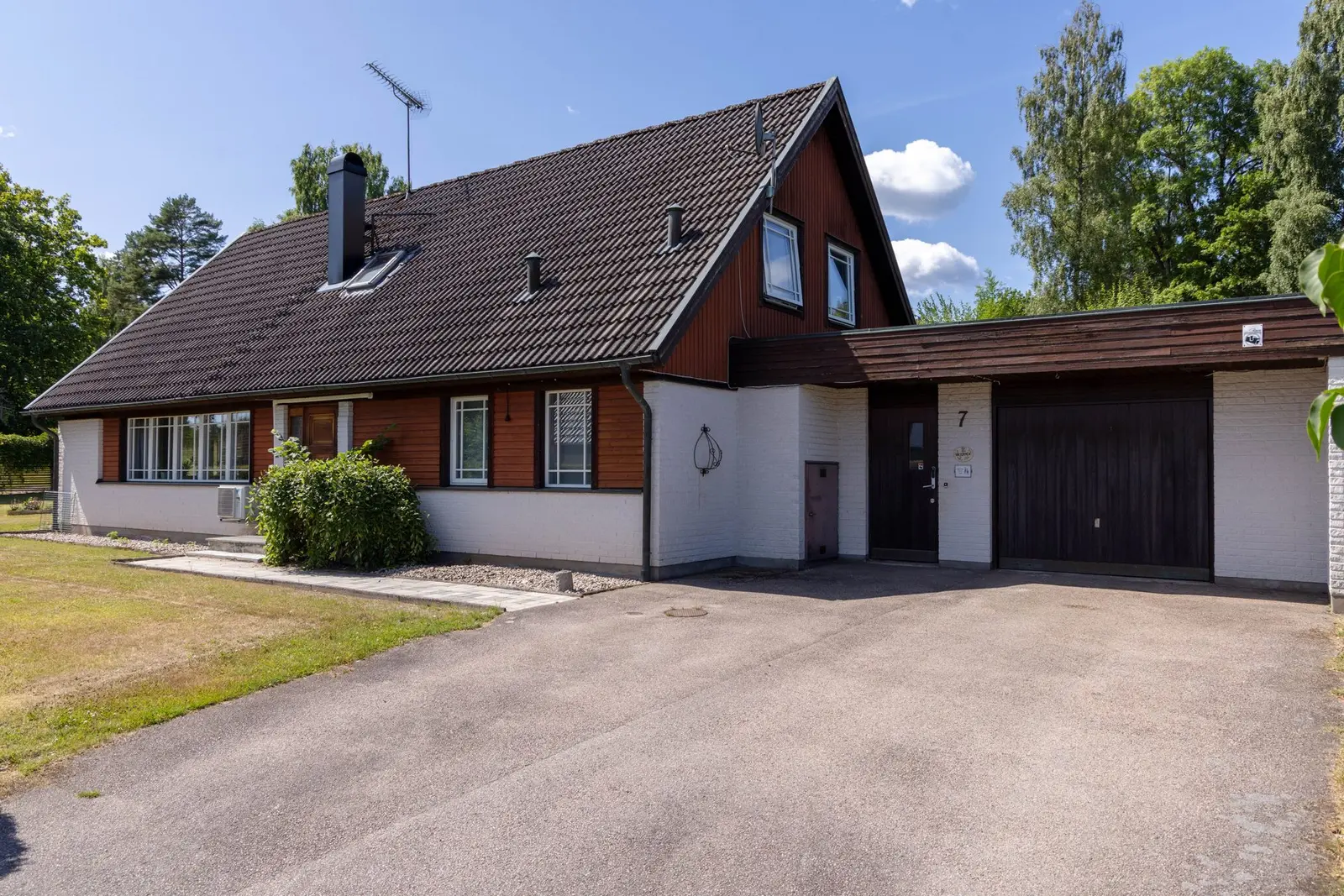 Villa, Täljstensvägen 7, Ljungby. Bild 1 av 33