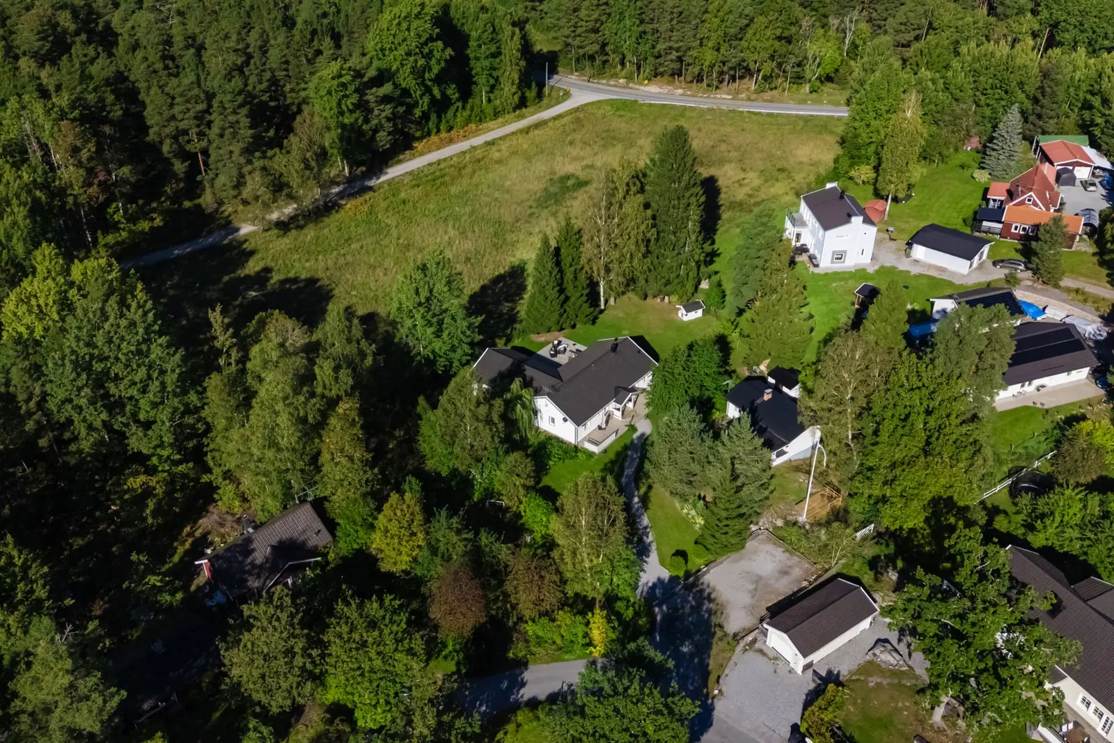 Villa, Tallbodavägen 6, Upplands-Bro. Bild 1 av 40
