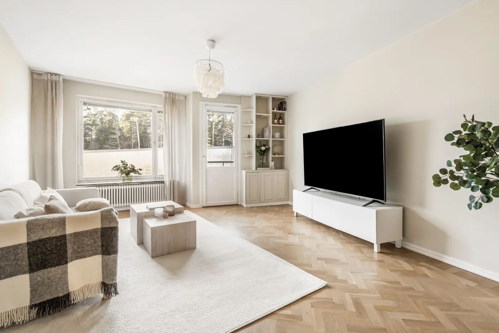 Image 1 of 12 of Ringvägen 18