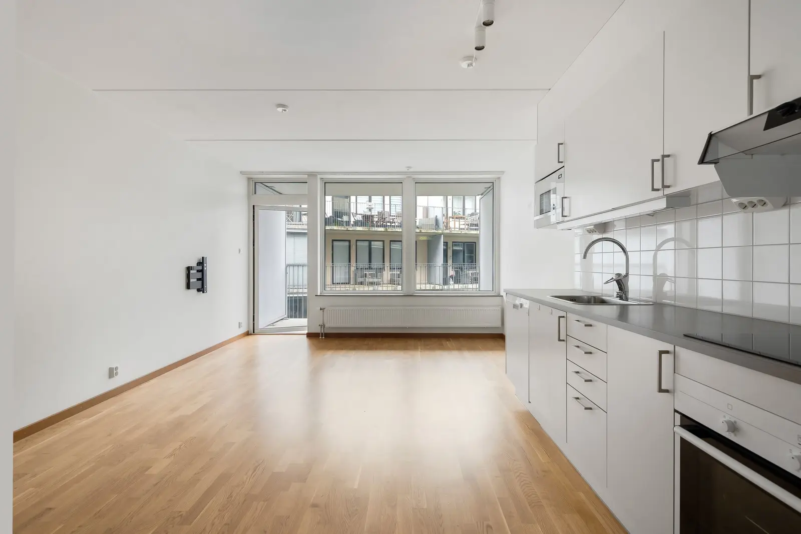 Apartment, Klädesvägen 40, 3 TR, Stockholm. Photo 1 of 20