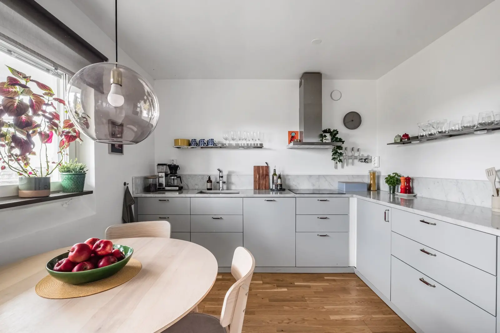 Apartment, Eldsbergagränd 39, Stockholm. Photo 1 of 36