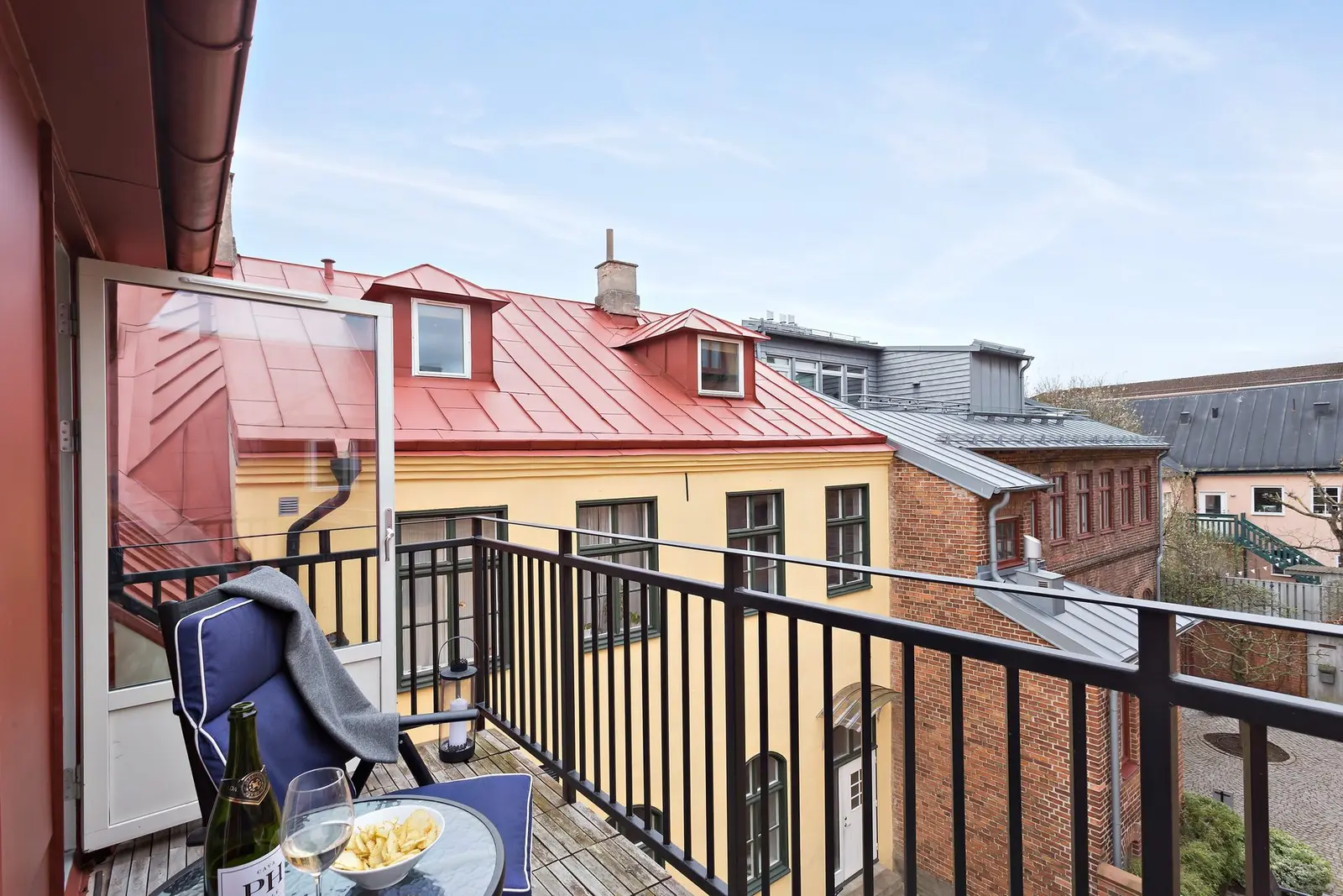 Bild 1 av 26 på Västra Storgatan 3B