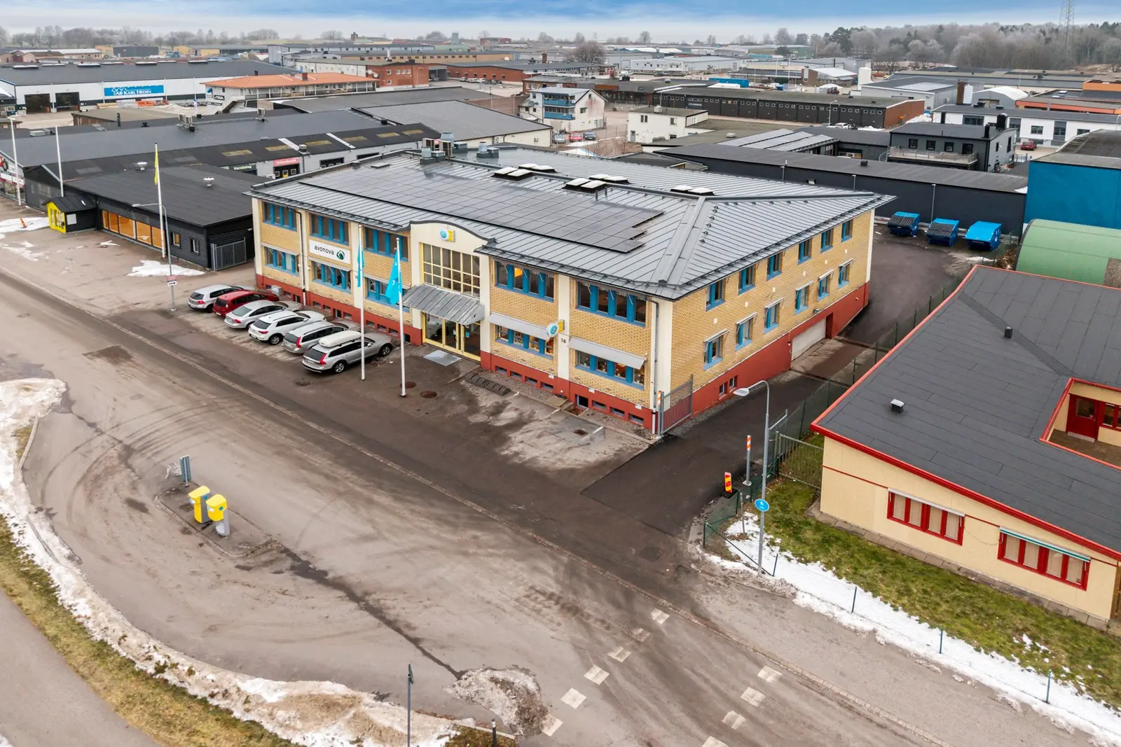 Bild 1 av 4 på Parallellgatan 58