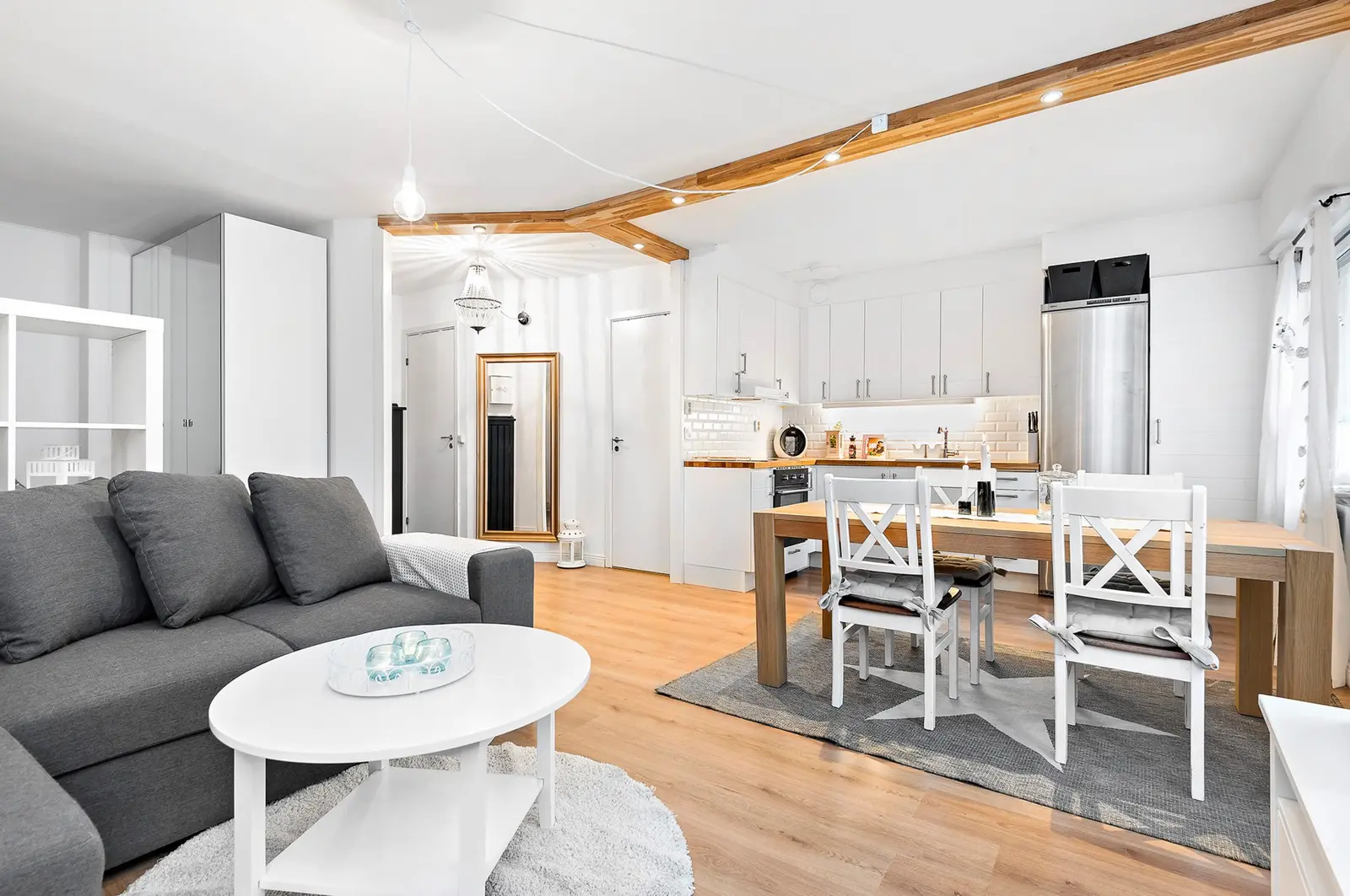 Lägenhet, Hallonbergsplan 14, 1tr, Sundbyberg. Bild 1 av 22