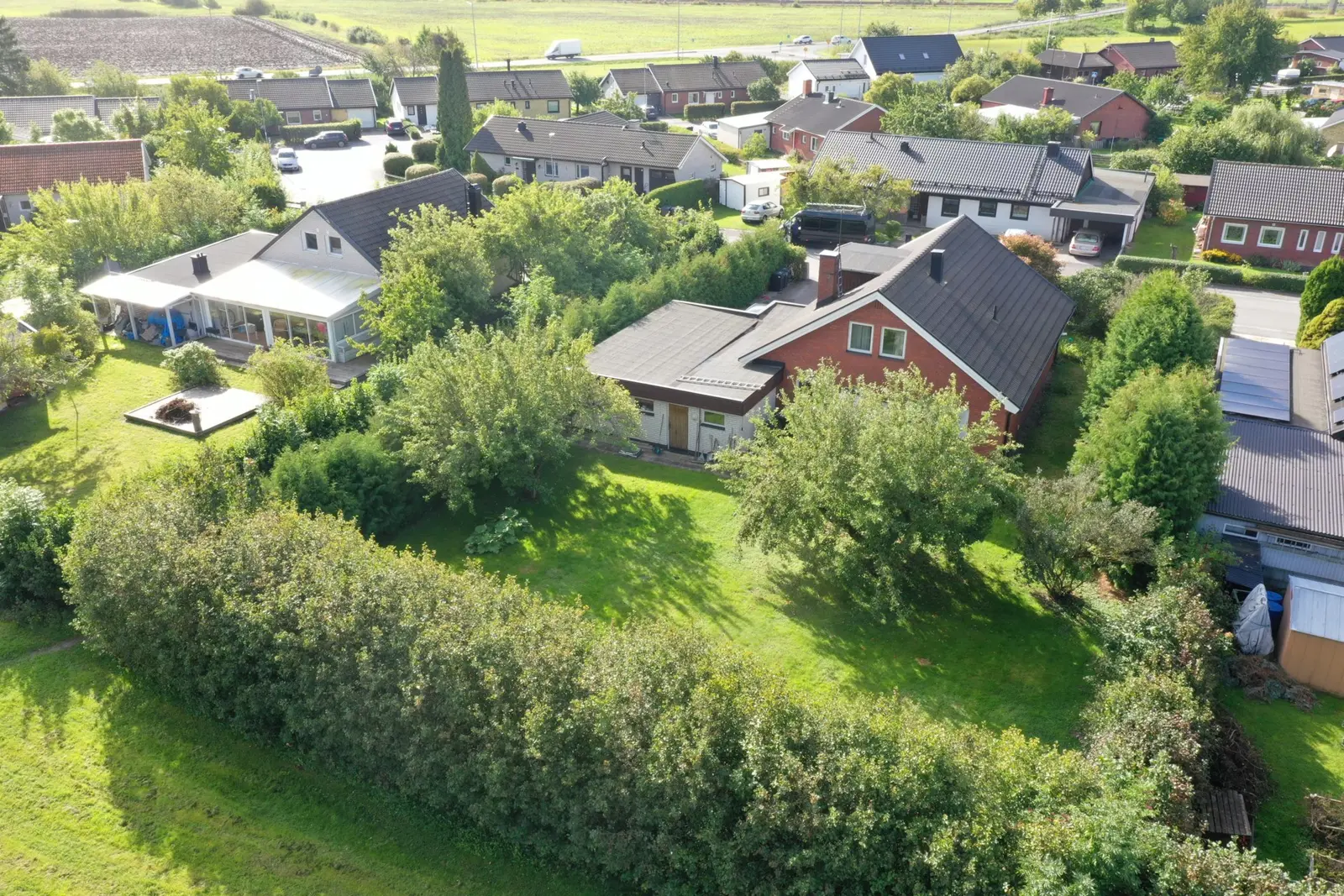 Bild 1 av 35 på Snickarvägen 8
