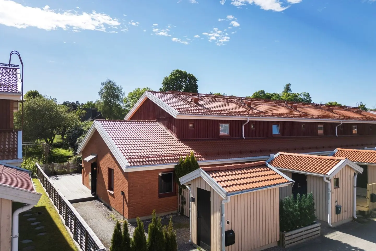 Lägenhet, Kaplanvägen 96, Upplands Väsby. Bild 1 av 15