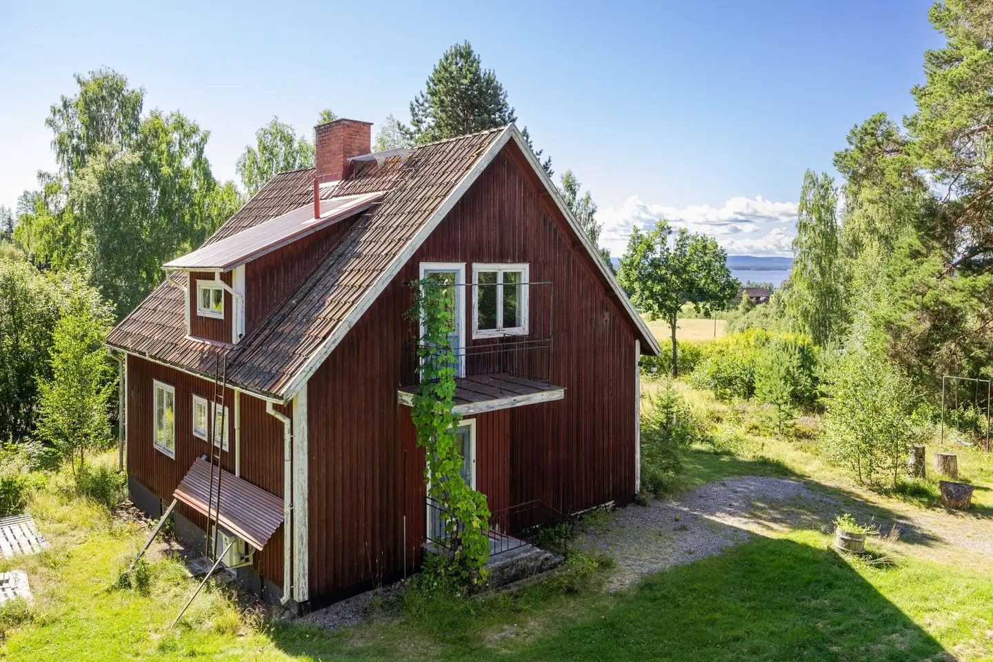 Villa, Moviken 63, Hudiksvall. Bild 1 av 22