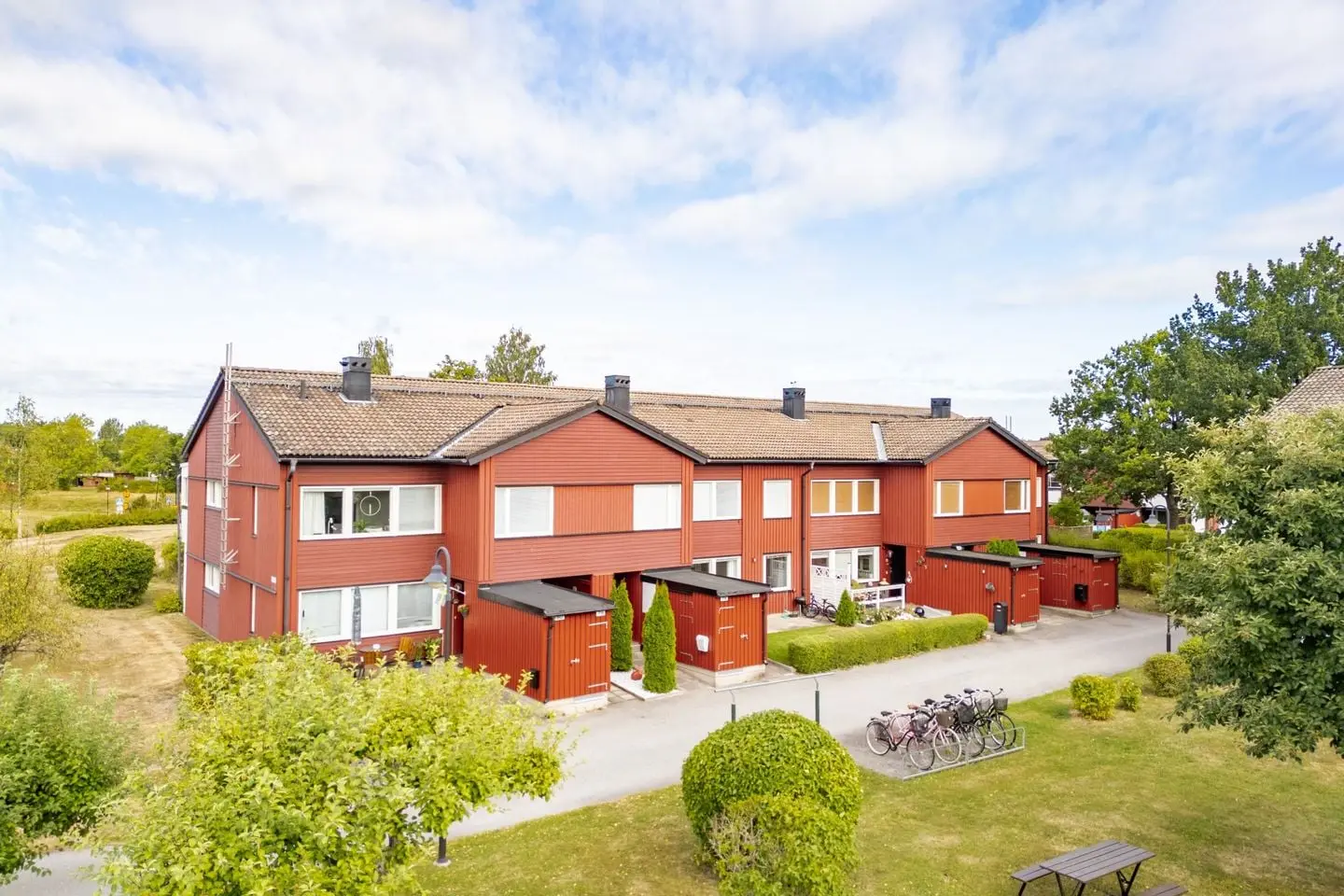 Lägenhet, Hällbacksvägen 77, Arboga. Bild 1 av 30