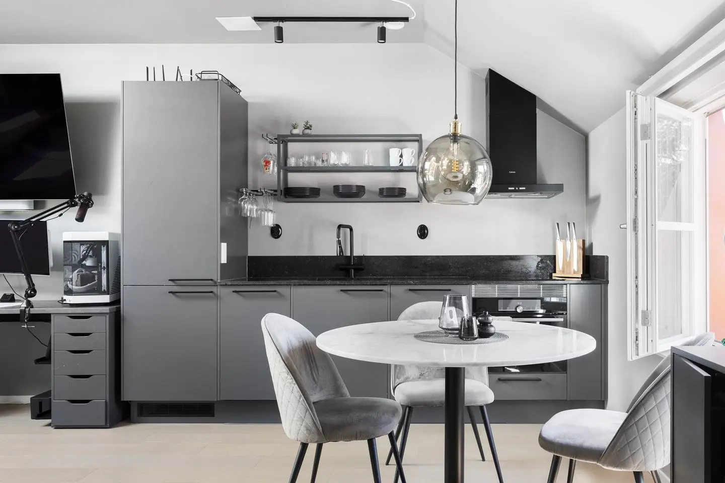 Apartment, Brahegatan 12B, Göteborg. Photo 1 of 17
