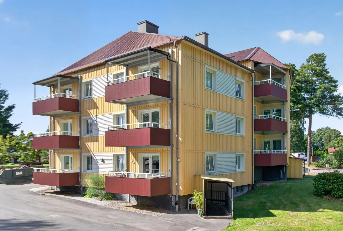 Bild 1 av 25 på Skolgatan 28