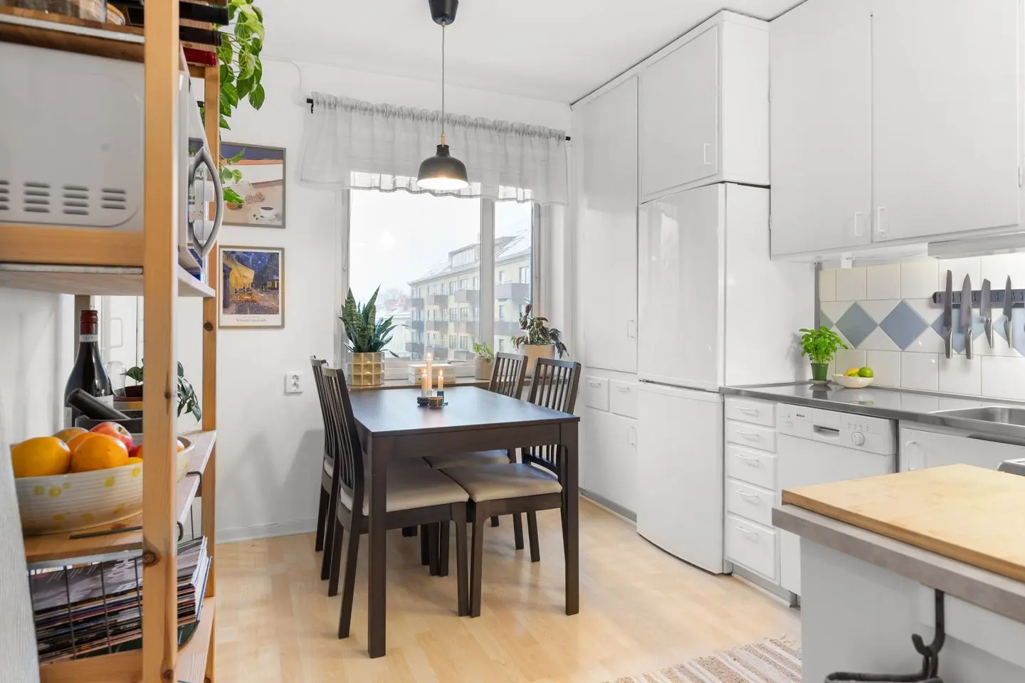 Lägenhet, Amiralitetsgatan 6B, Karlskrona. Bild 1 av 16