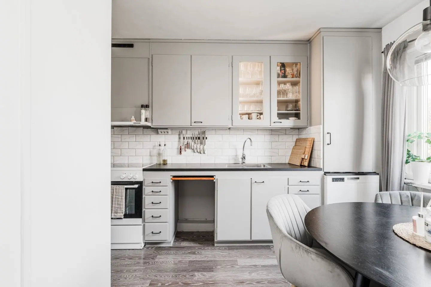 Lägenhet, Gripenbergsvägen 6, Tierp. Bild 1 av 19