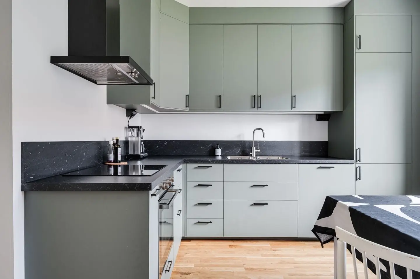 Bild 1 av 18 på Huldregatan 10B