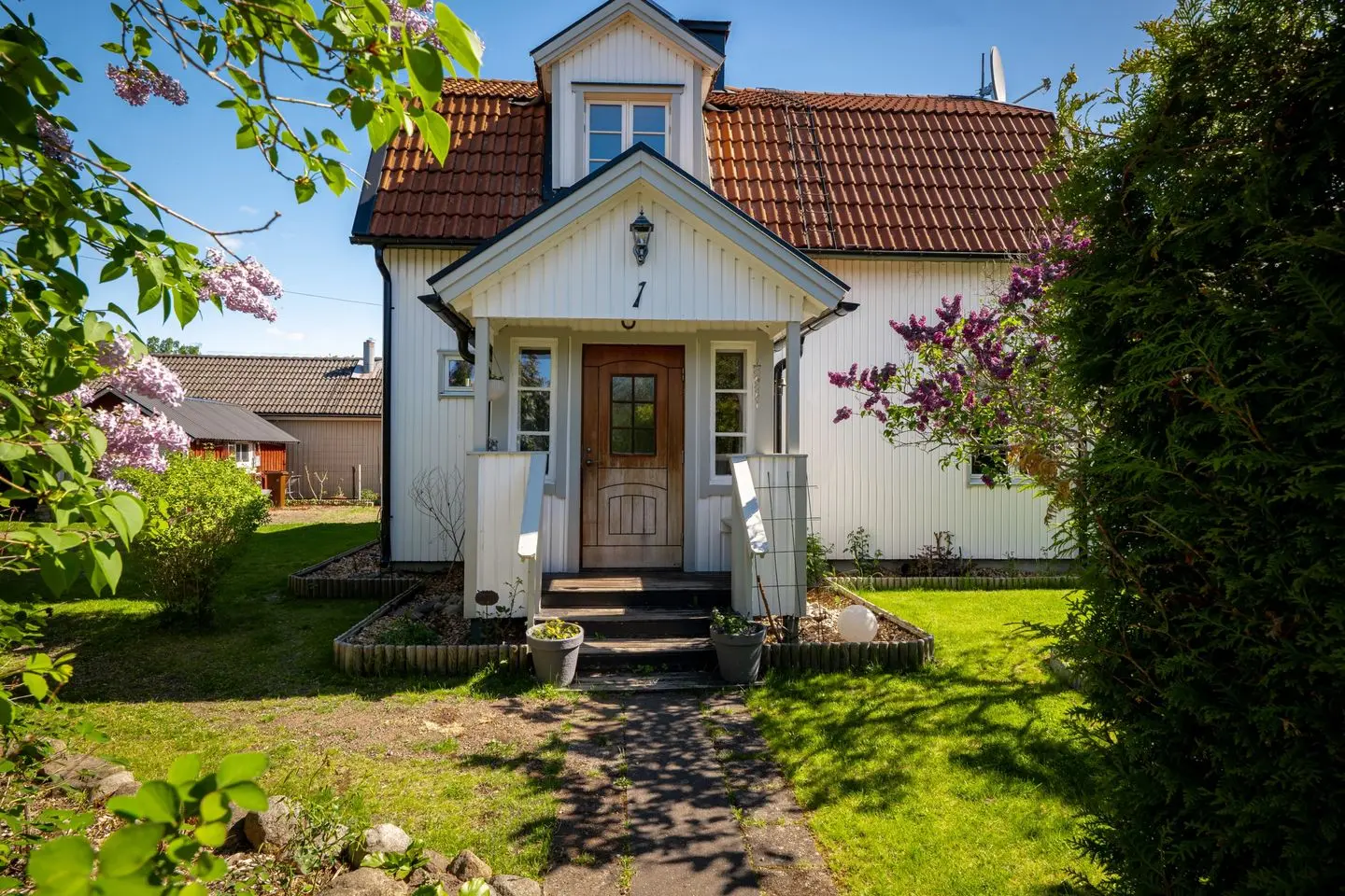 Villa, Kapellsvägen 1, Karlsborg. Bild 1 av 38