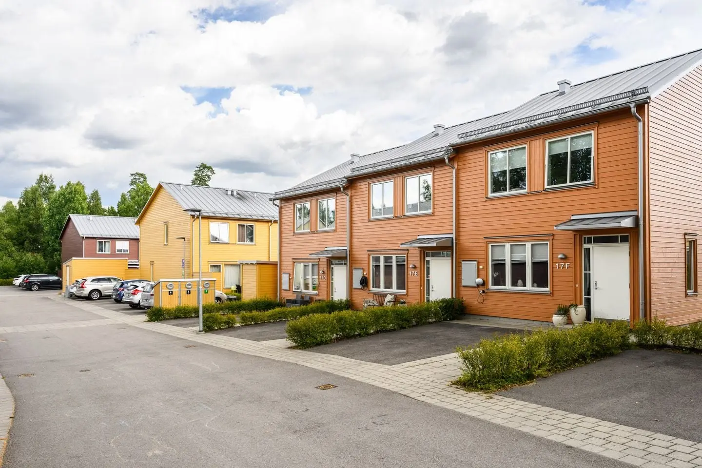 Bild 1 av 36 på Lugnets väg 17E