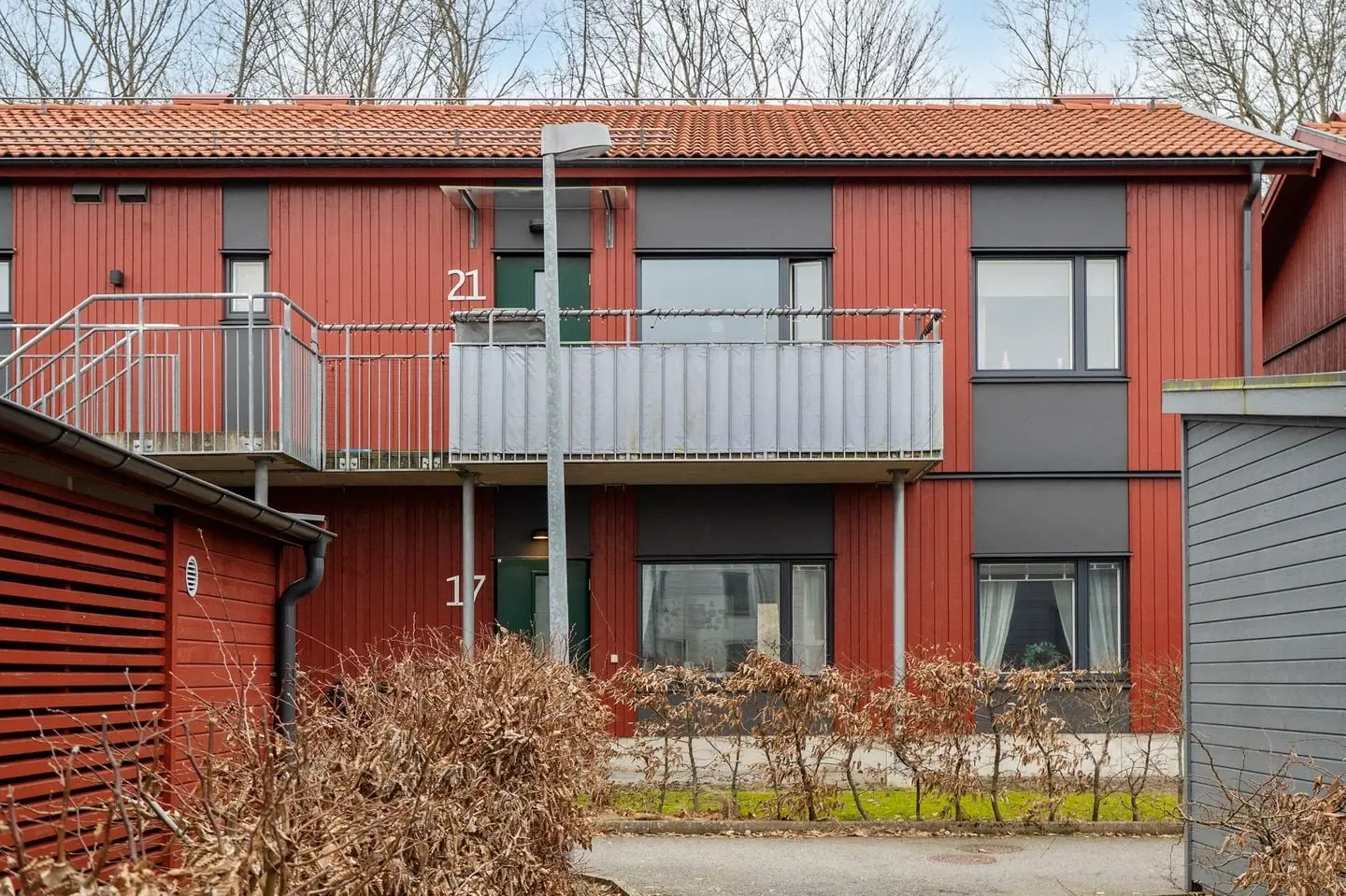 Lägenhet, Bergums Prästgårdsbacke 17, Göteborg. Bild 1 av 29