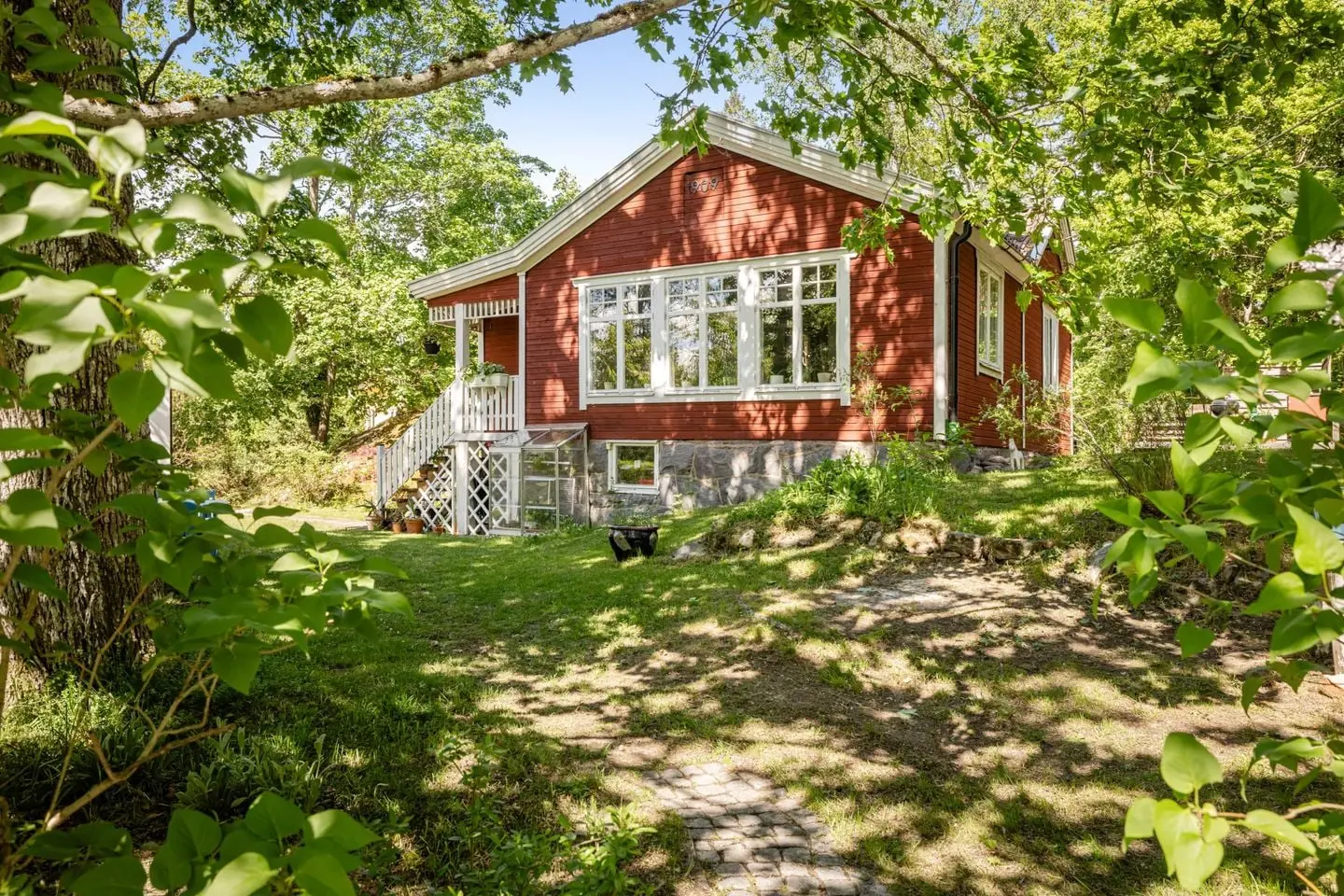 Bild 1 av 38 på Borevägen 3