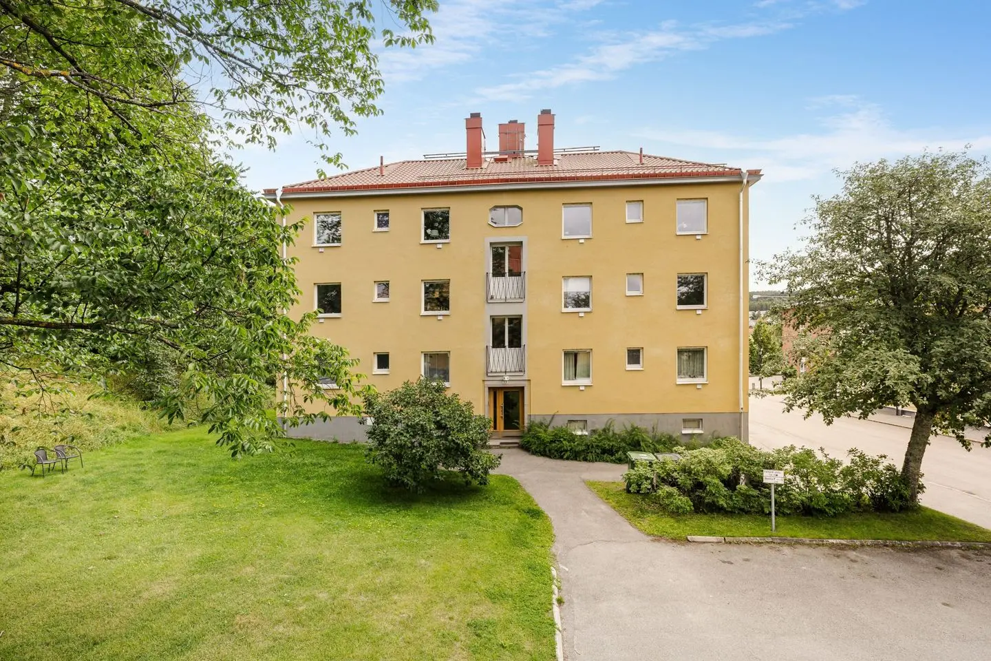 Bild 1 av 20 på Hovsgatan 5B