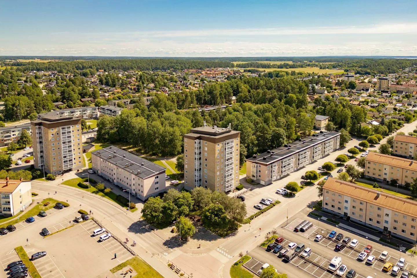 Bild 1 av 32 på Hagavägen 36