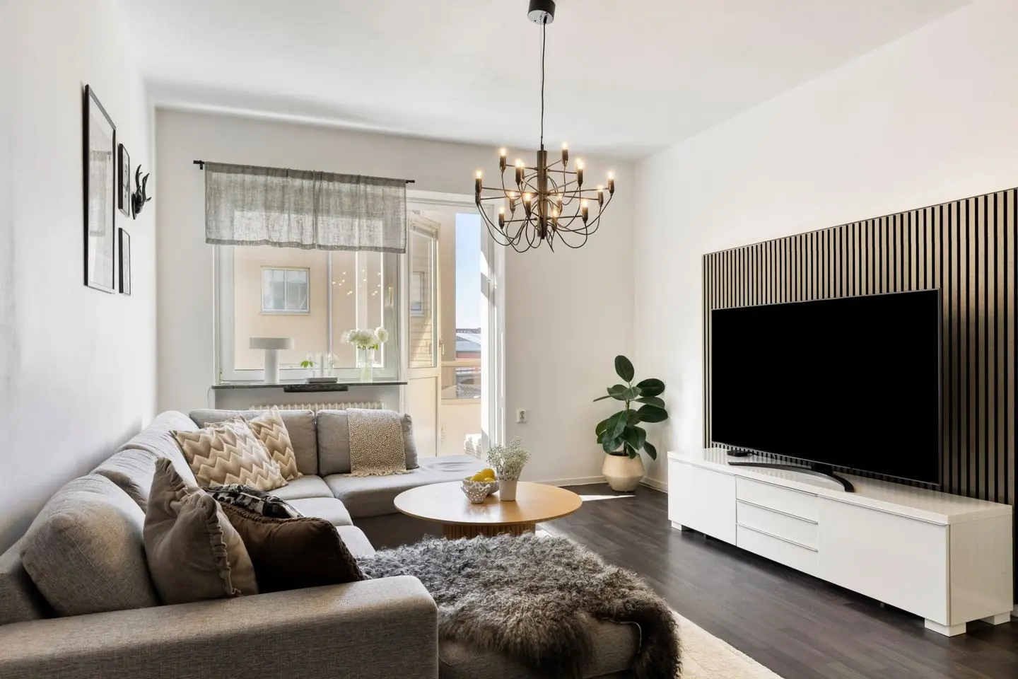 Lägenhet, Pantarholmskajen 4B, Karlskrona. Bild 1 av 24