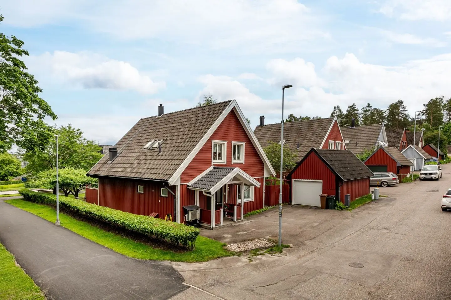 Bild 1 av 35 på Haganäsgränd 1