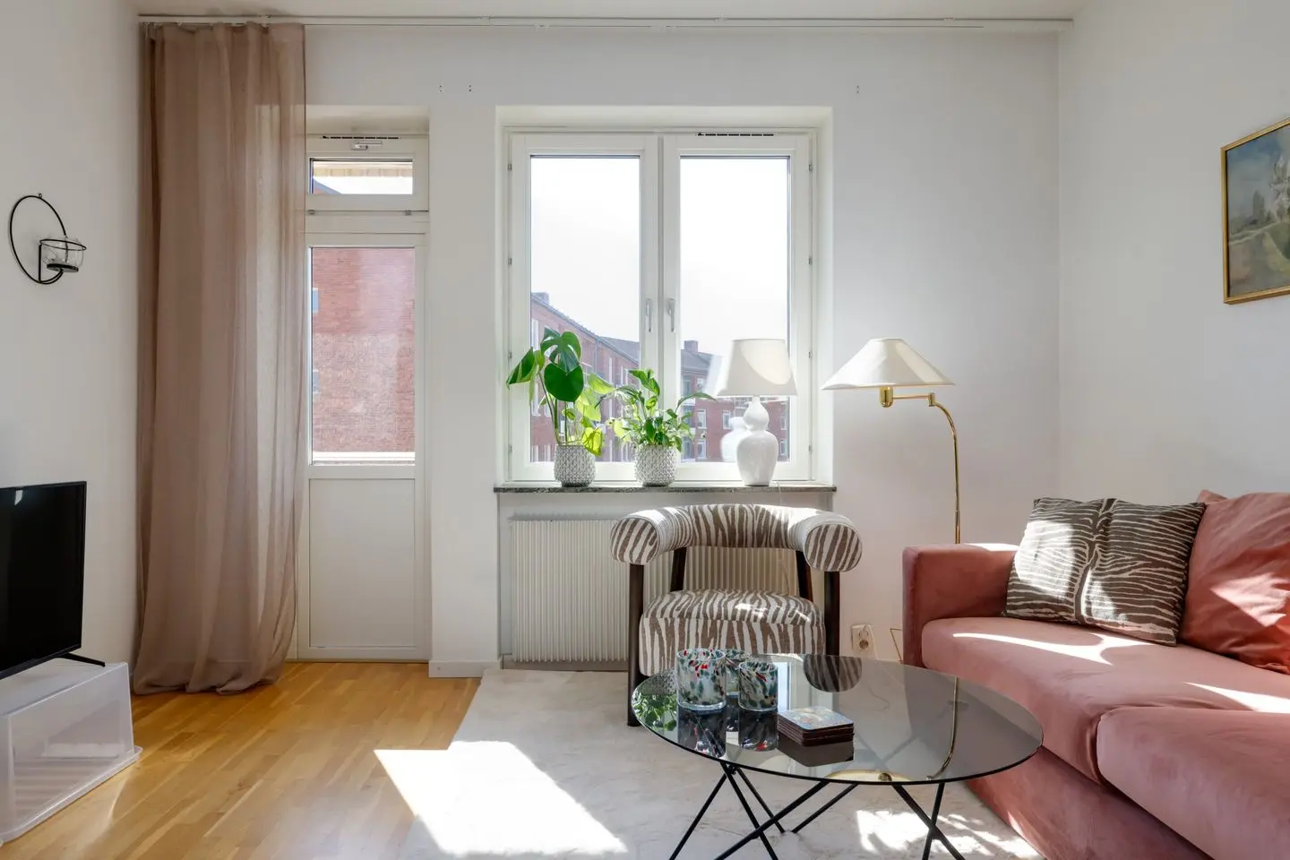 Lägenhet, Hjortstorpsvägen 13A, Örebro. Bild 1 av 25