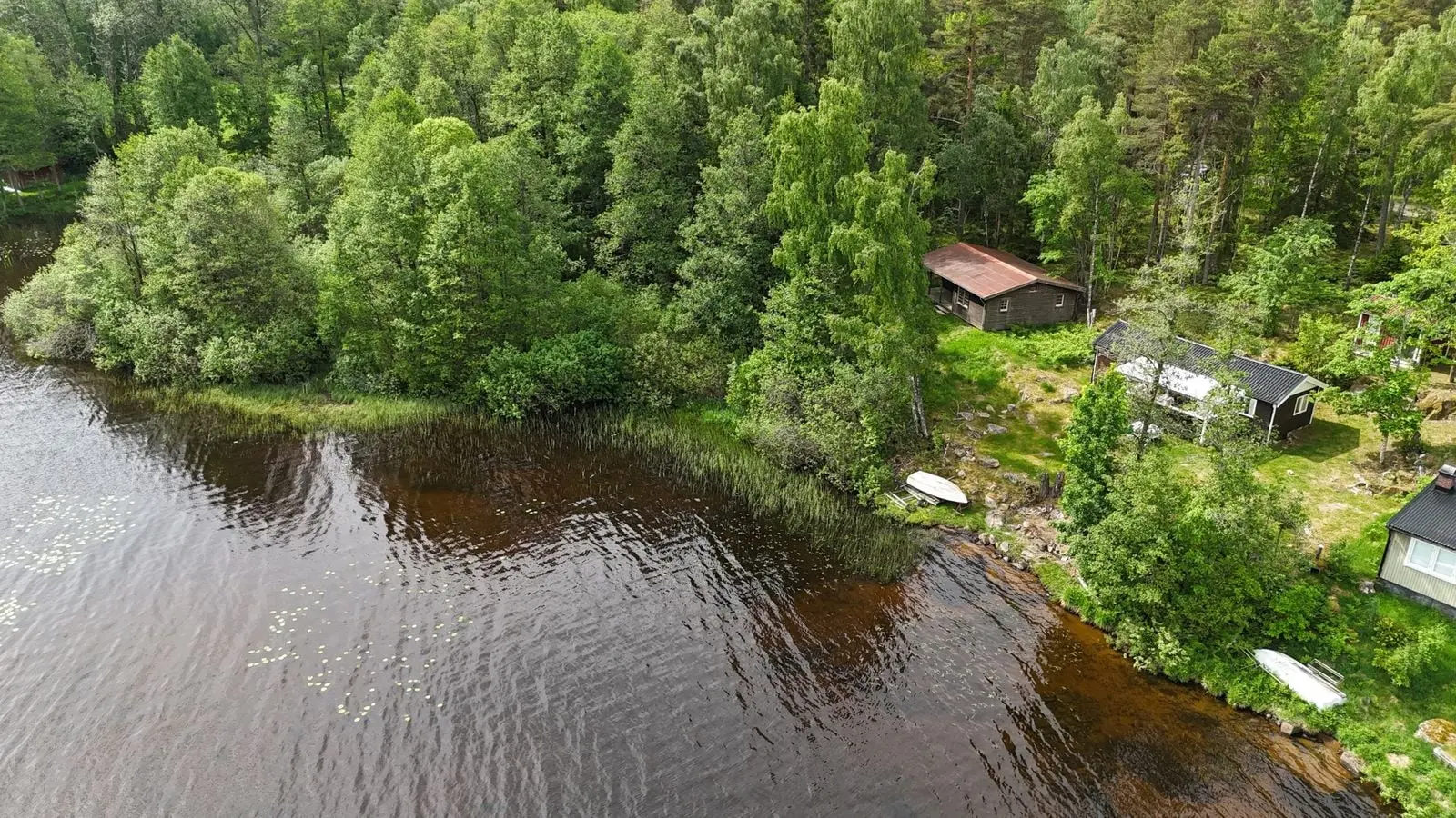 Fritidshus, Sjöholmens stugområde 1, Vetlanda. Bild 1 av 11