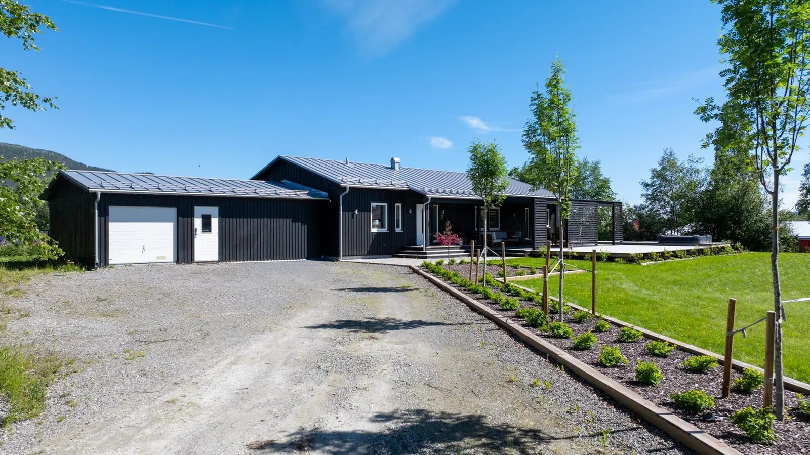 Bild 1 av 34 på Frubacken 3