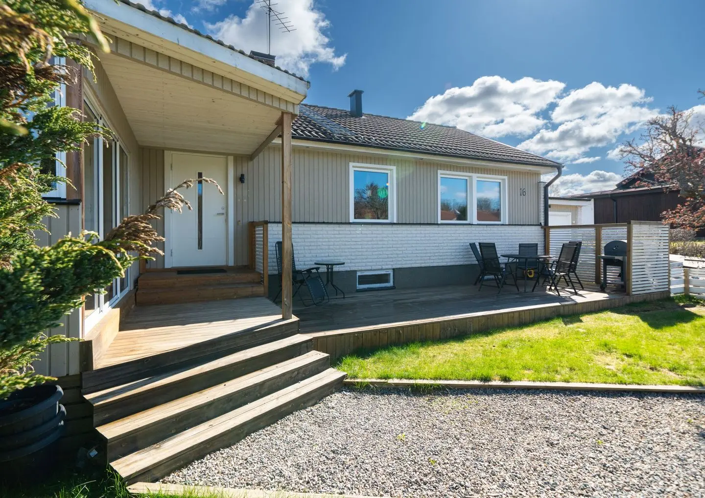 Bild 1 av 37 på Stångjärnsvägen 16