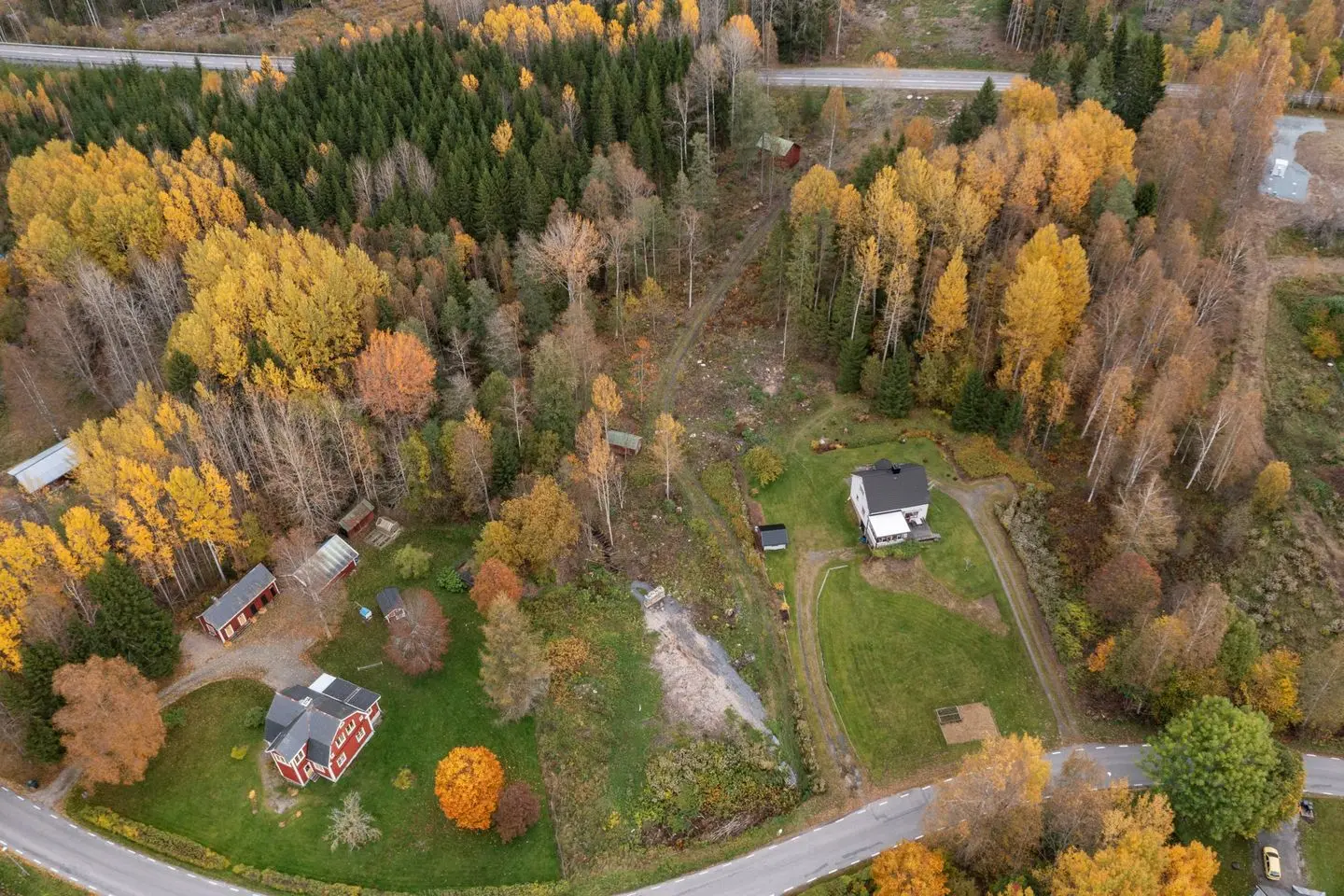 Bild 1 av 12 på Tomt i Grythyttan