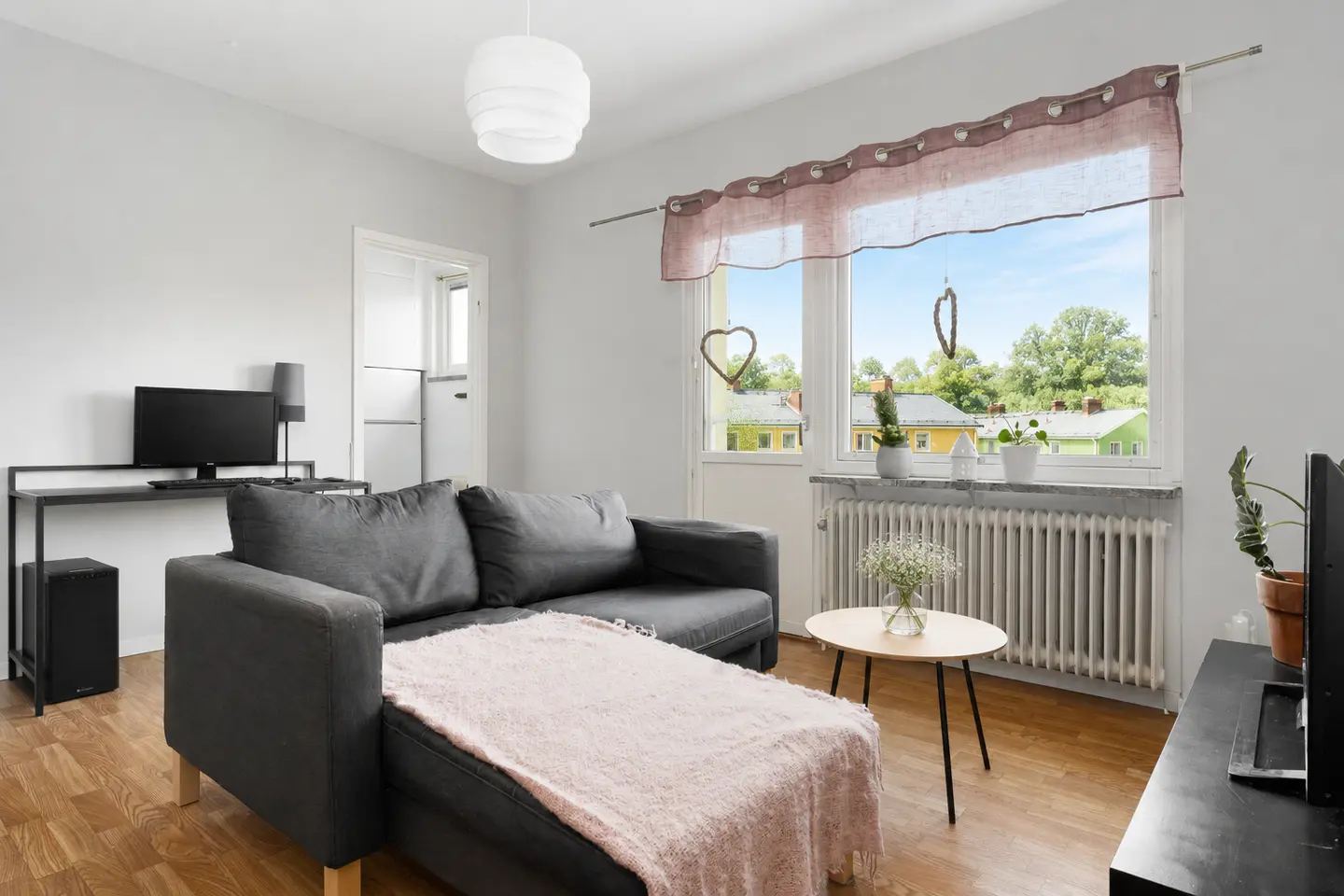 Lägenhet, Flygfältsvägen 19B, Karlskoga. Bild 1 av 18