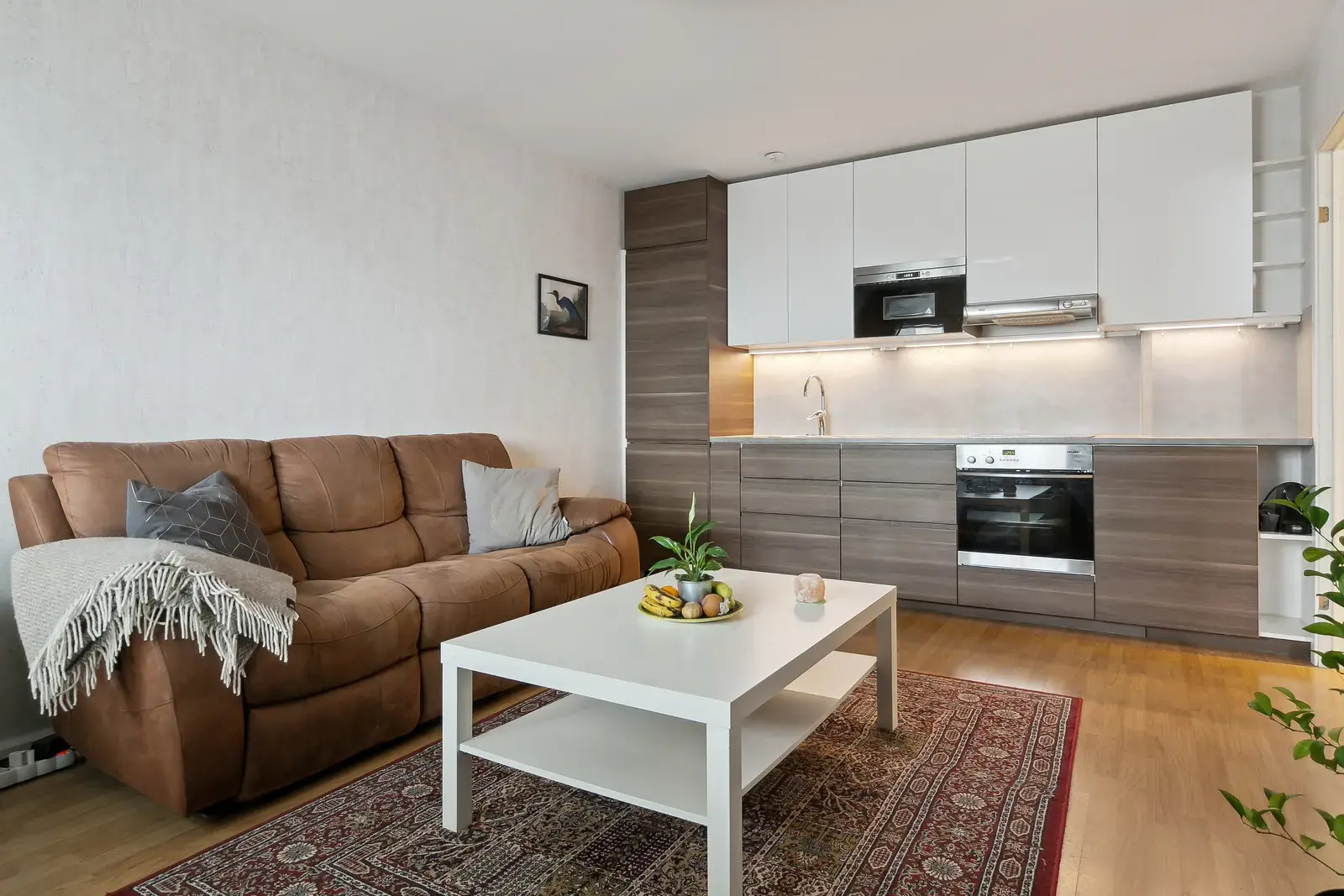 Lägenhet, Terapivägen 18E, Huddinge. Bild 1 av 20