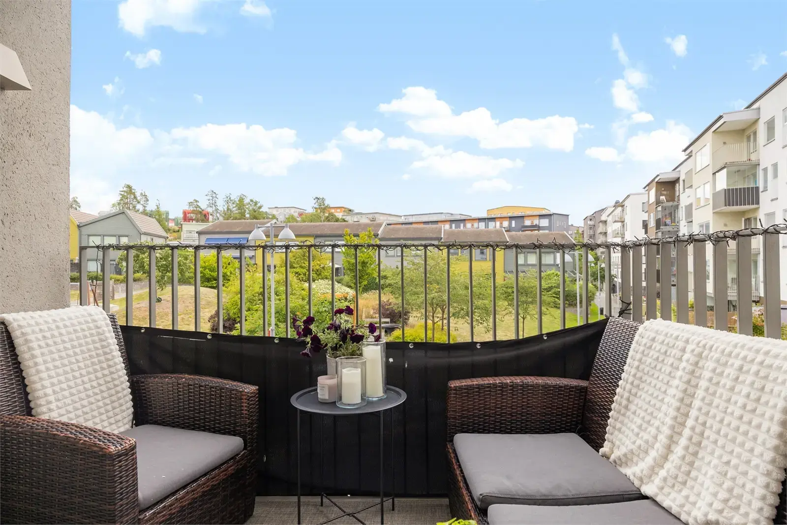 Lägenhet, Oxenstiernas Allé 10, Sundbyberg. Bild 1 av 18