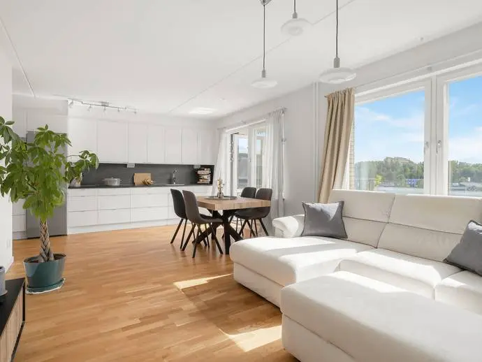 Apartment, Gamla Enköpingsvägen 174. Photo 1 of 20