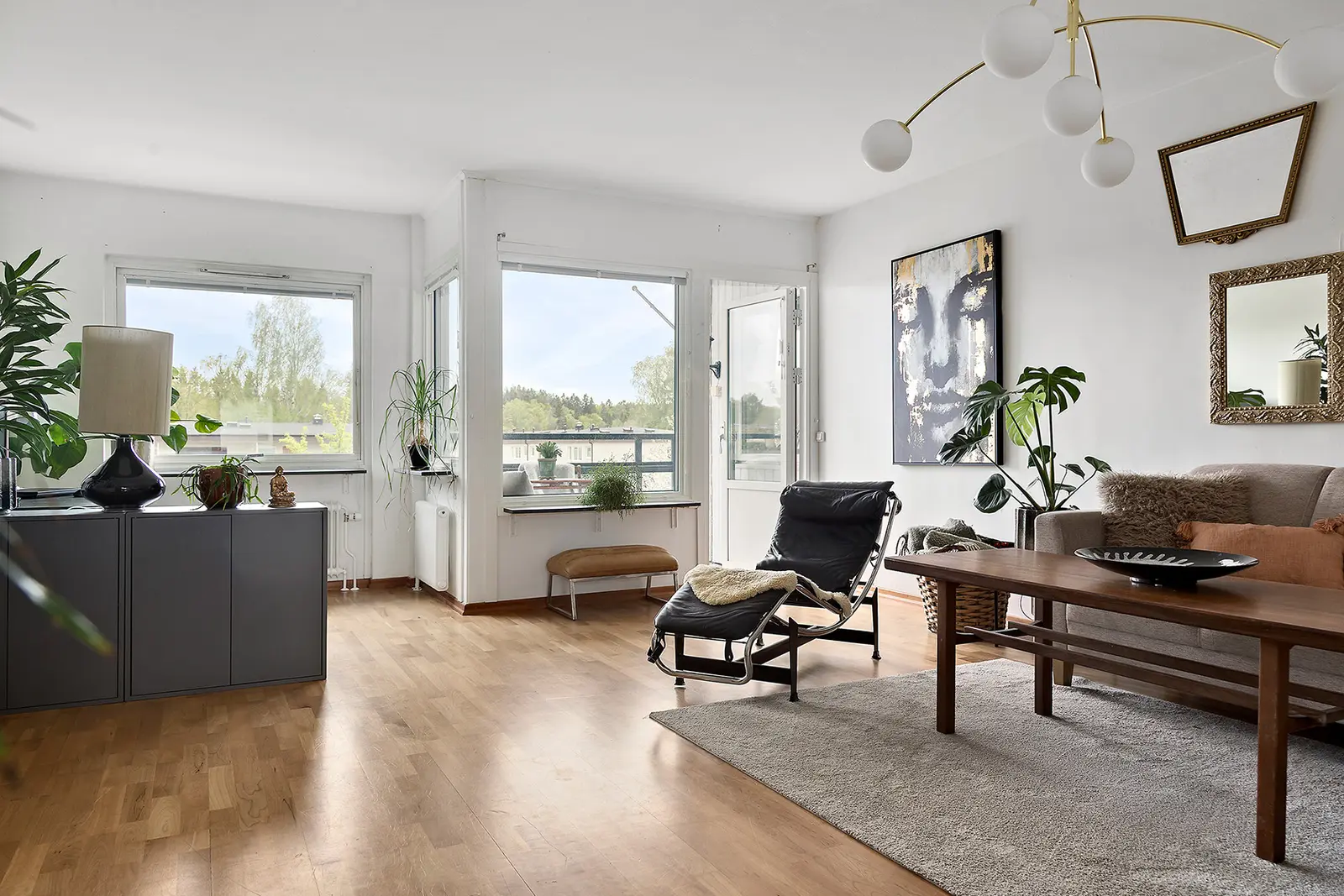 Bild 1 av 26 på Floda Allé 7 A