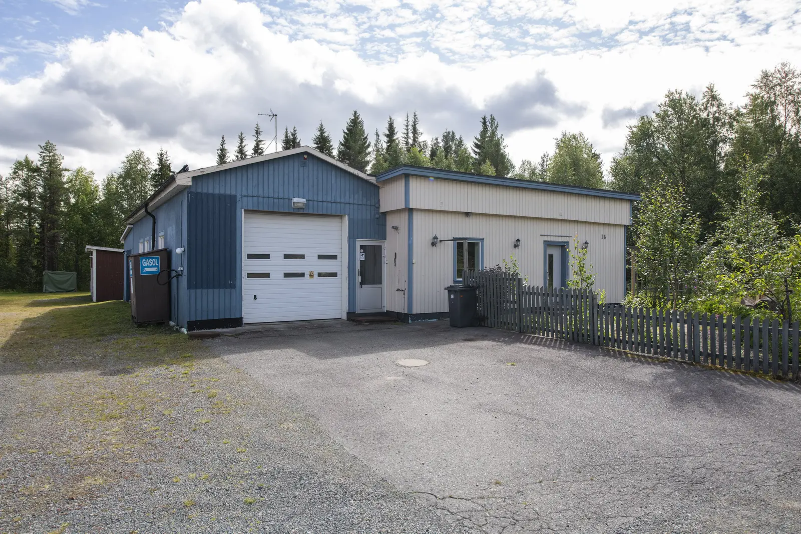 Bild 1 av 20 på Gruvvägen 16