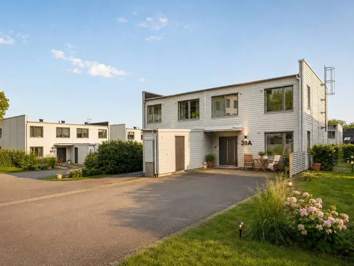 Lägenhet, Solparksvägen 30A. Bild 1 av 20