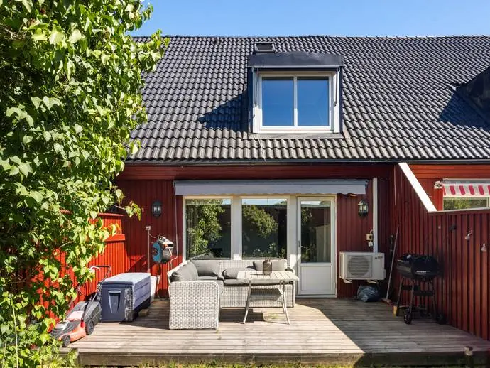 Par-/radhus, Prästgårdsvägen 4. Bild 1 av 20