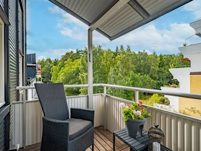 Lägenhet, Lövstavägen 23A. Bild 1 av 20