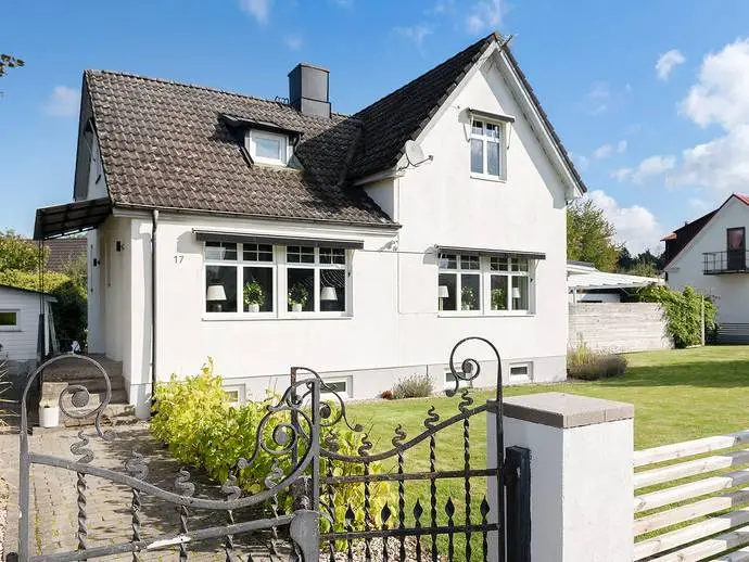 Bild 1 av 20 på Floravägen 17