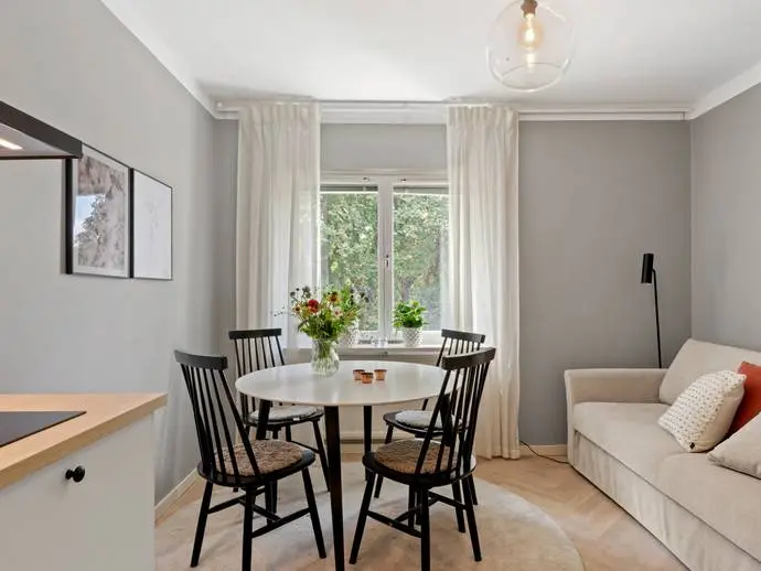Bild 1 av 20 på Årstagatan 18B