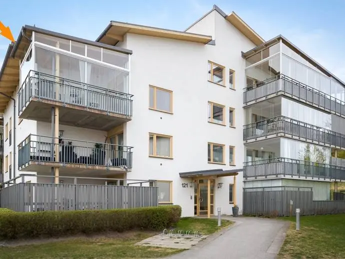 Image 1 of 20 of Lindegårdsvägen 121