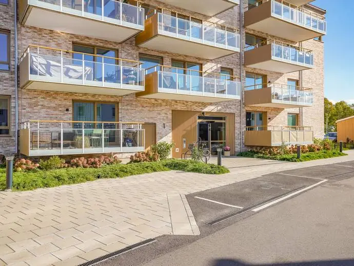 Bild 1 av 18 på Lunagränd 1